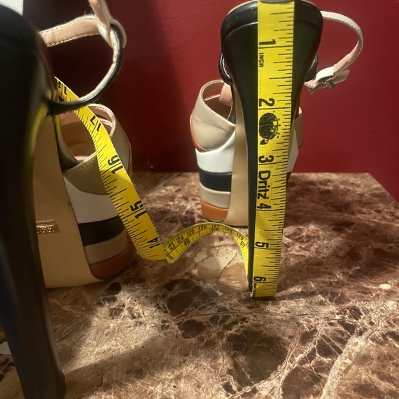 Gucci Angel Platforms Size 5 Brown, Tan, White & Navy Adjustable Ankle Strap - Picture 14 of 14